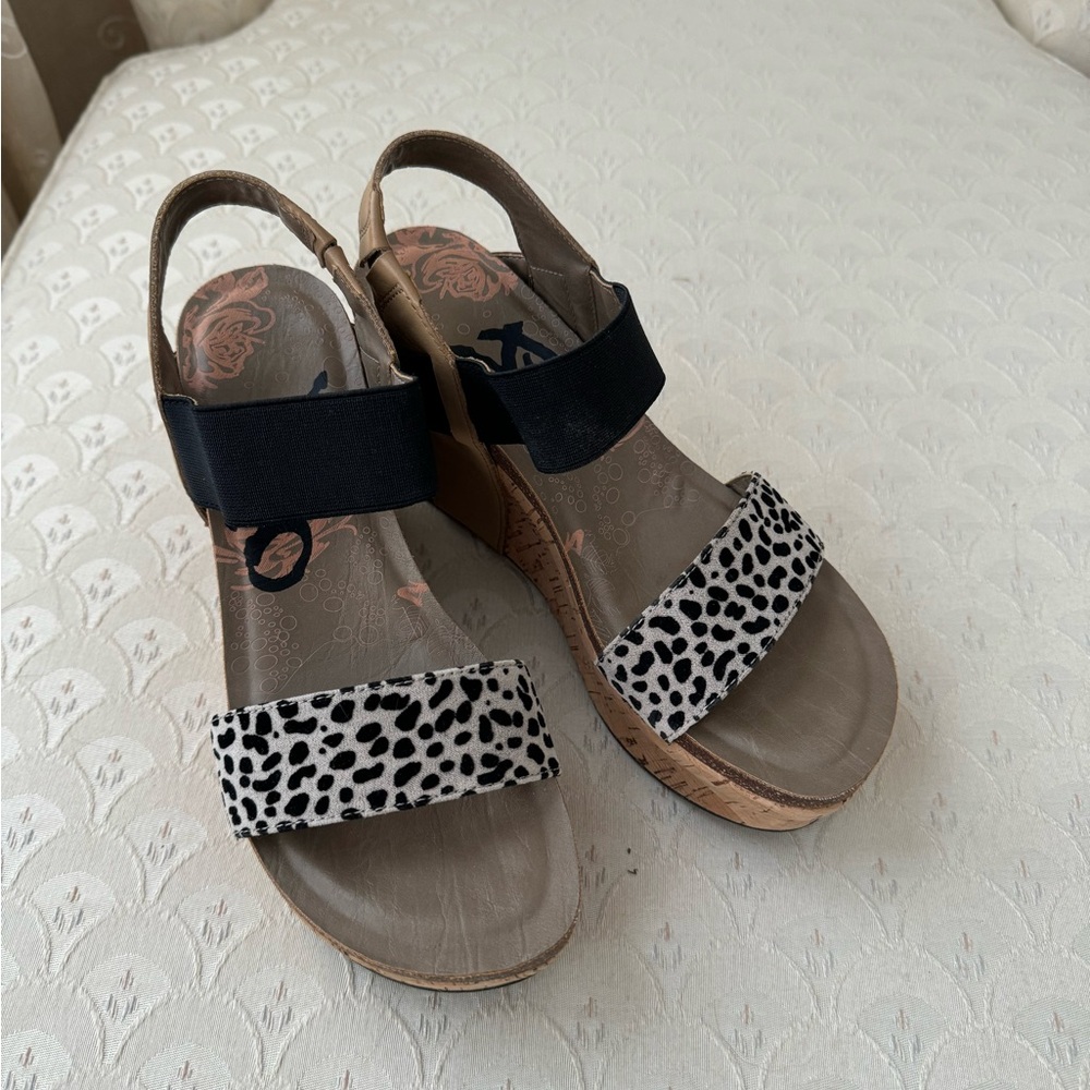 OTBT Bushnell Wedge Sandals